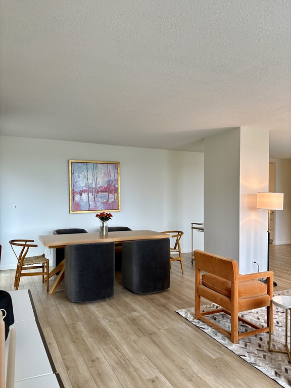 65 E India Row 6F
