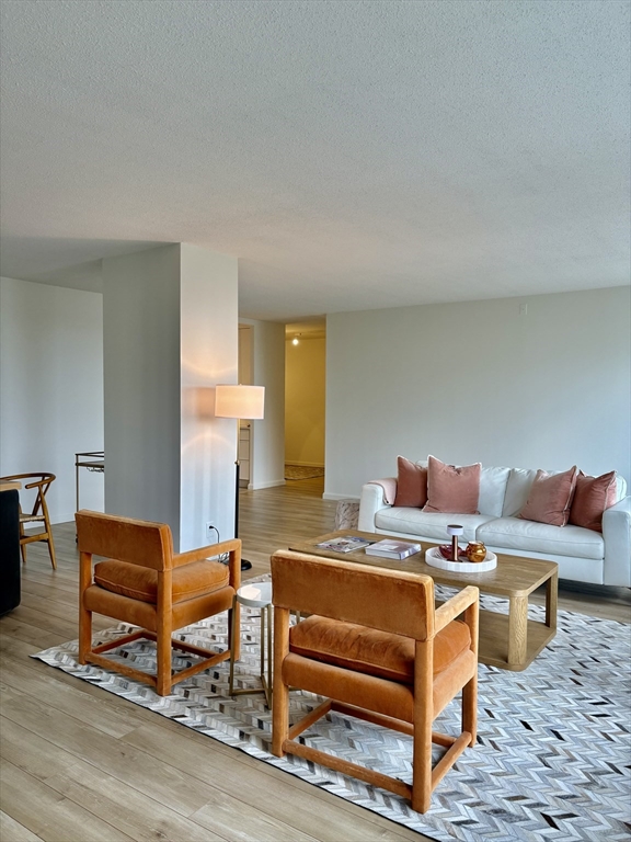 65 E India Row 6F