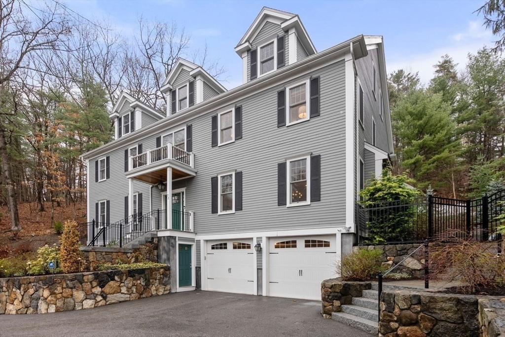 72 Great Plain Ave