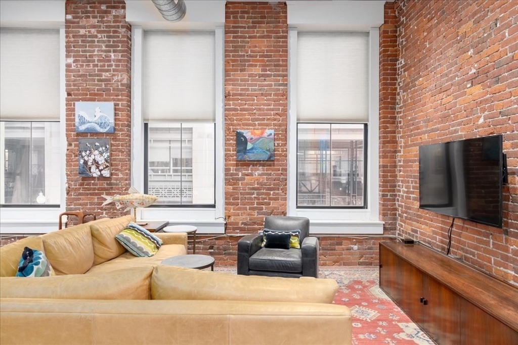137-139 Pearl St 1
