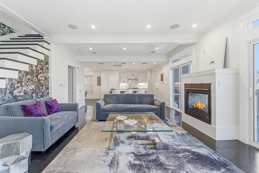 108 Cushing Ave 2