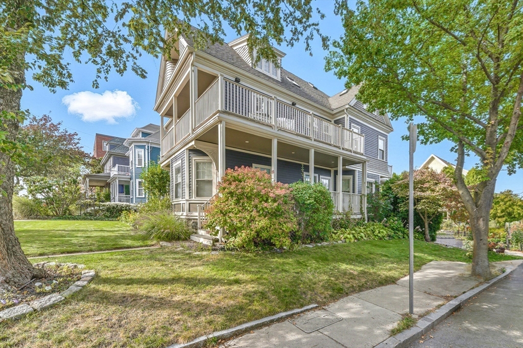 108 Cushing Ave 2