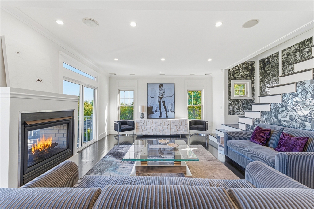 108 Cushing Ave 2