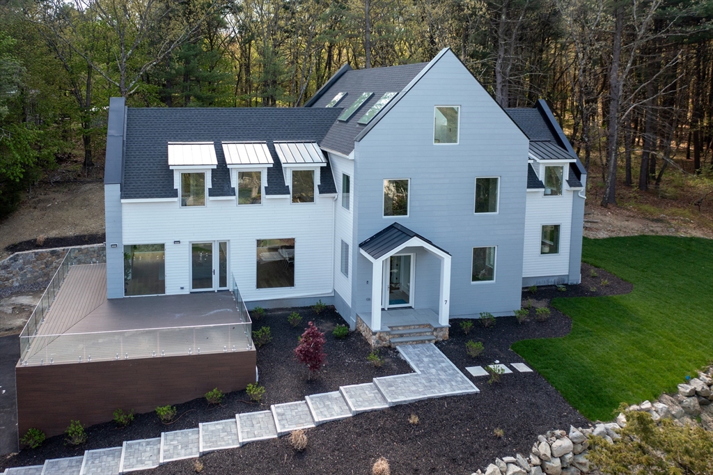 Click for 7 Whipple Rd, Lexington, MA slideshow Click for 7 Whipple Rd, Lexington, MA slideshow