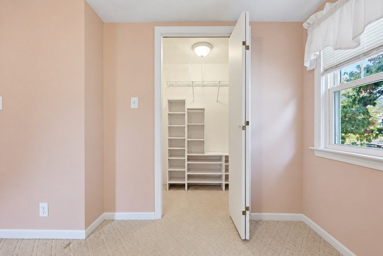 699 Pleasant St, Norwood, MA Photo #24
