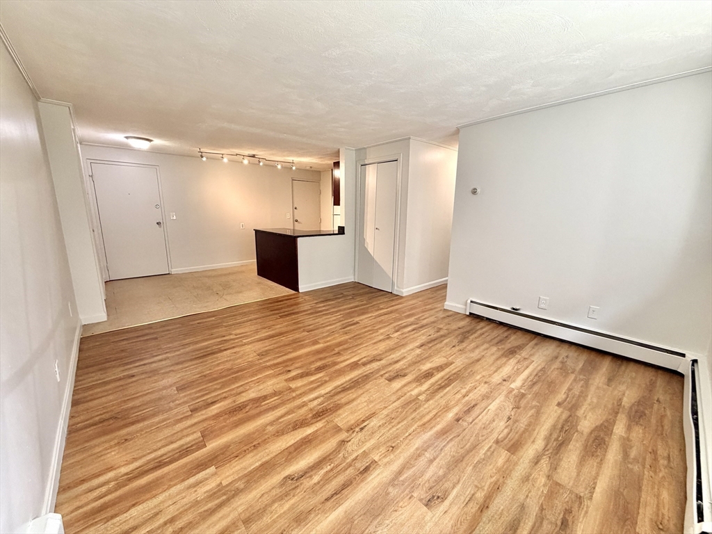 15 Staples Ave 18