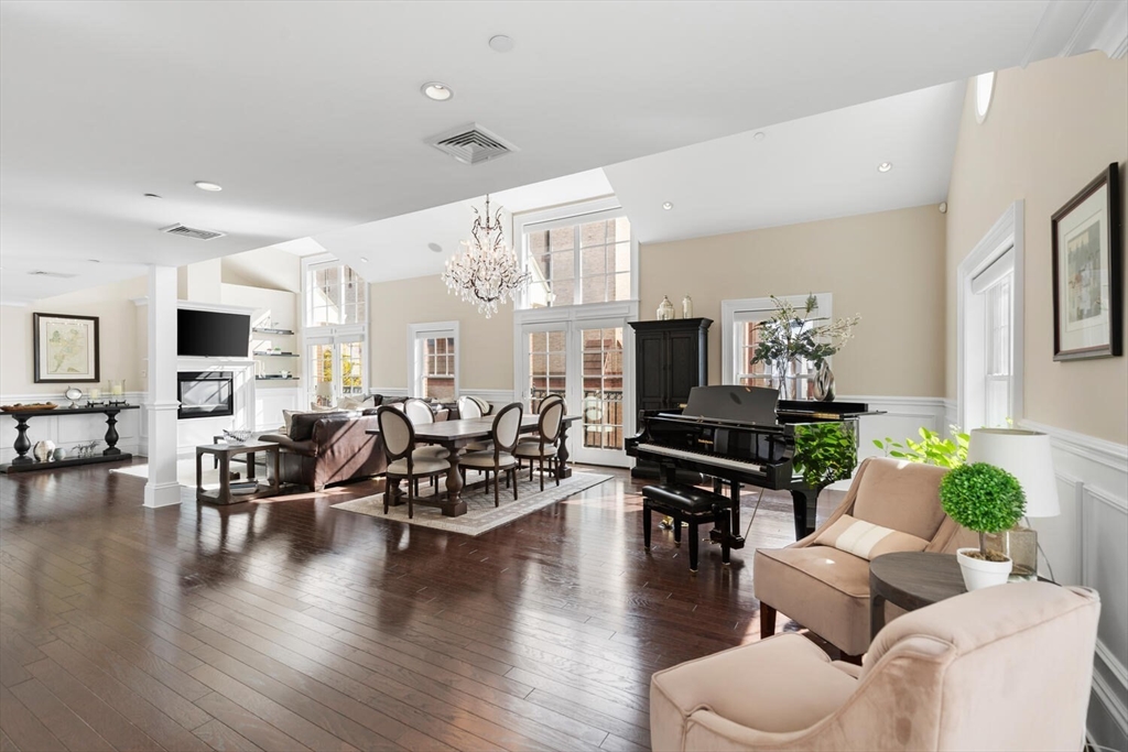 606 E 4th St 301