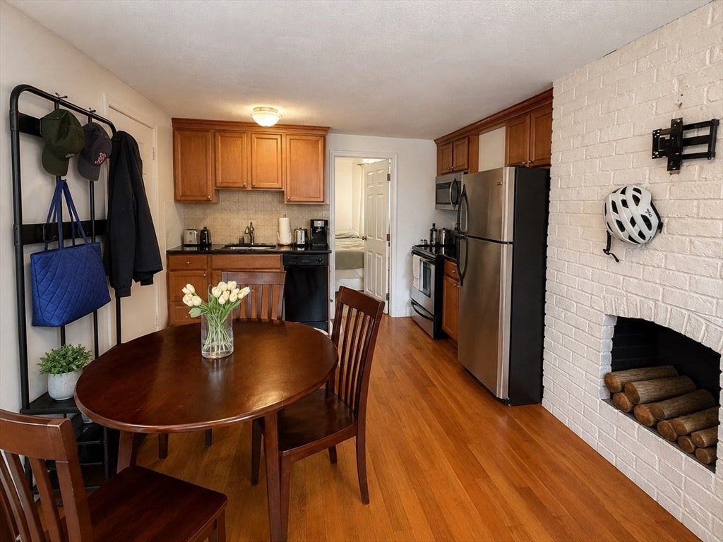 206 Endicott St 3