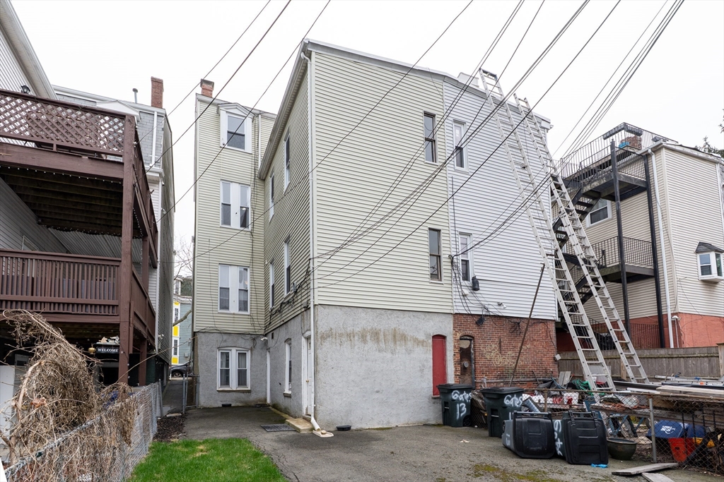 13 Gates St