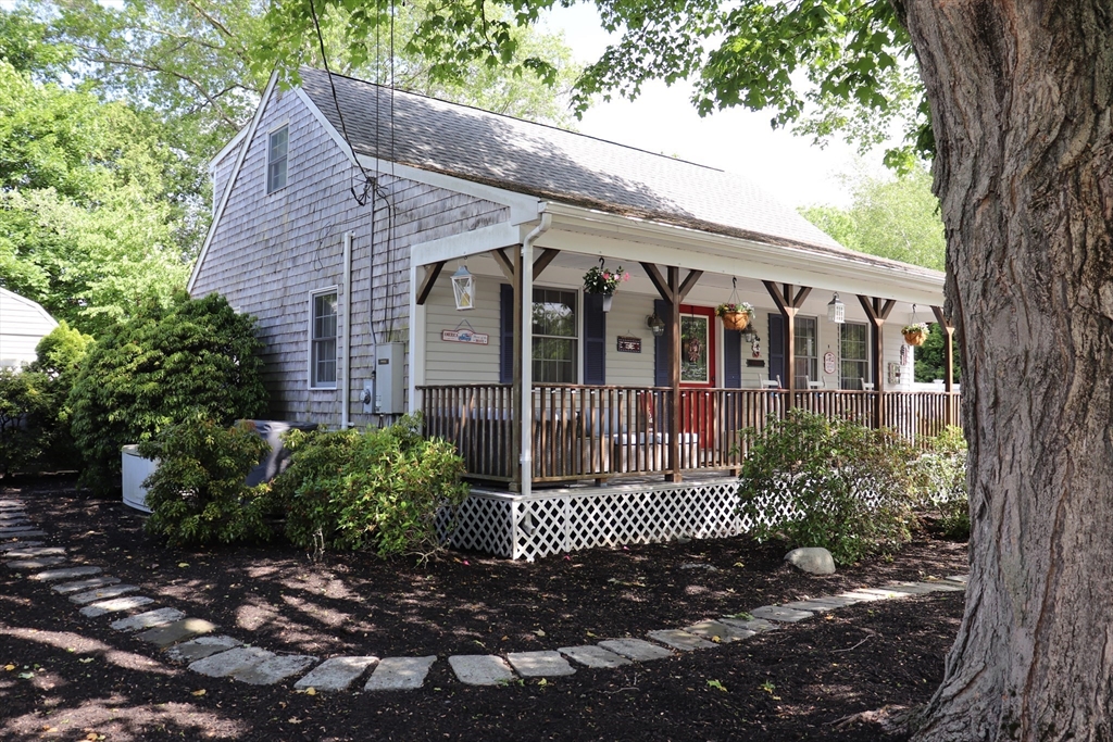 26 Robin Ln