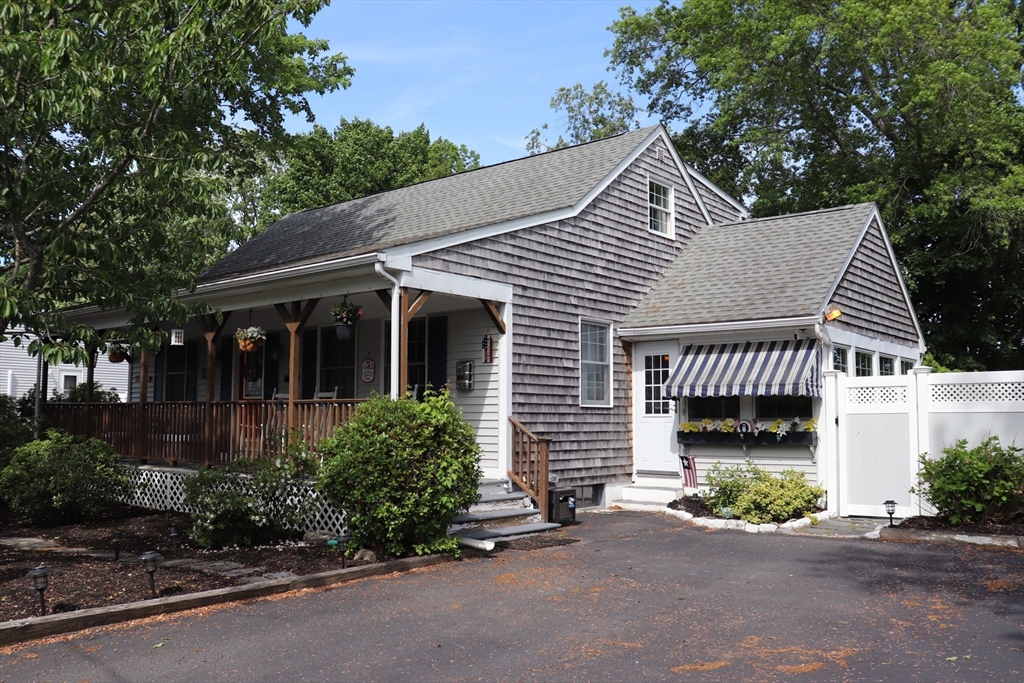 26 Robin Ln