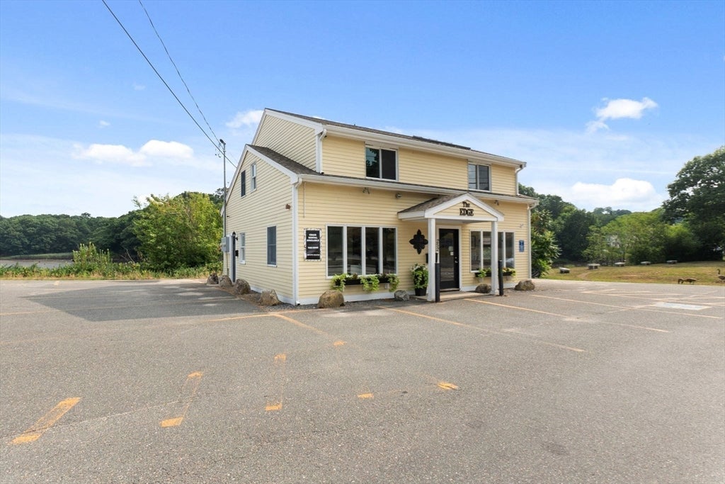 252 Elliott Street #2, Beverly, MA, 252 Elliott Street #2, Beverly, MA Photo #16
