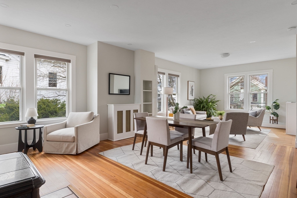 Watertown, Massachusetts 02472, United States, 5 Bedrooms Bedrooms, ,2 BathroomsBathrooms,Residential,Active,172880