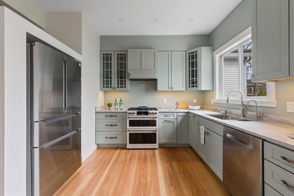 Watertown, Massachusetts 02472, United States, 5 Bedrooms Bedrooms, ,2 BathroomsBathrooms,Residential,Active,172880