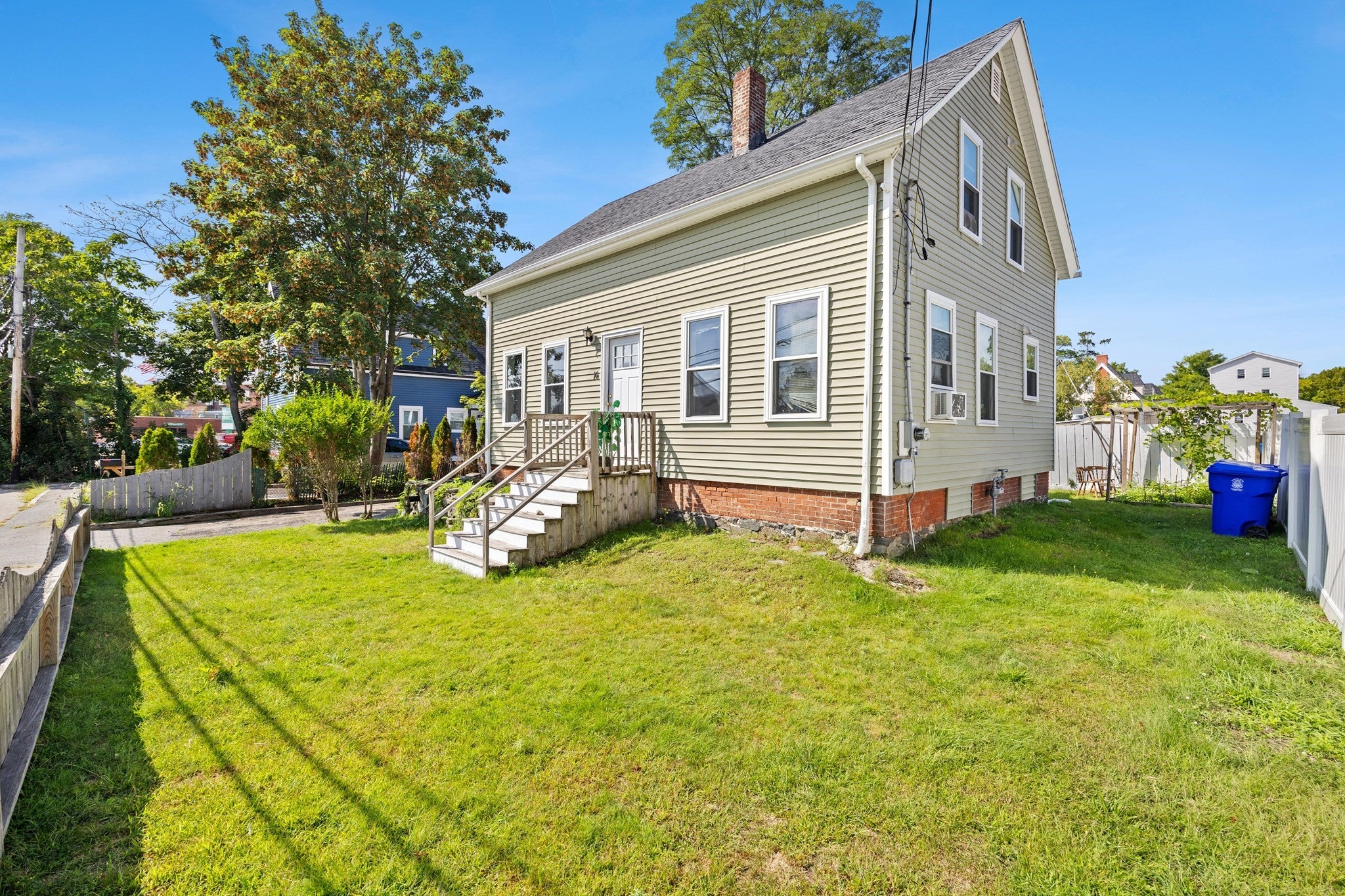 16 Presbrey Ave