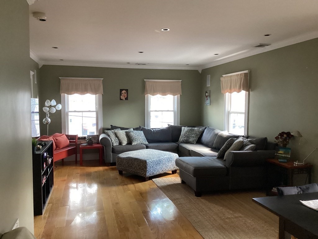 9 Pearl St 2