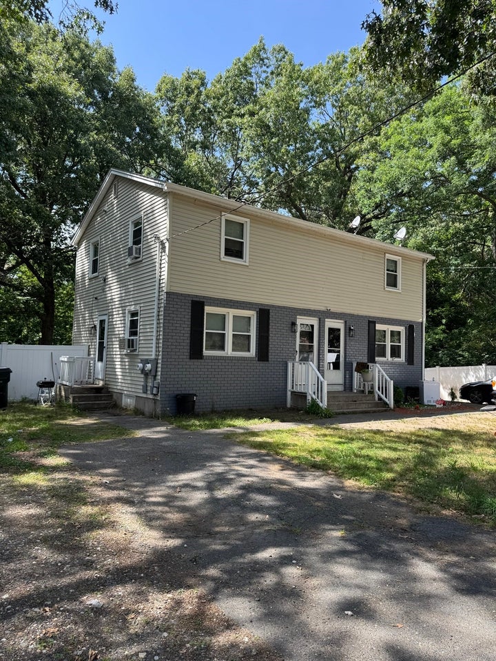 Photo 1 of 16 — 524 Goodwin St, Springfield, MA 01151