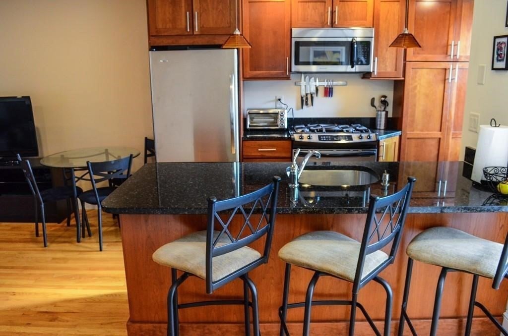 122 Charles St #2, Cambridge, MA Photo #4