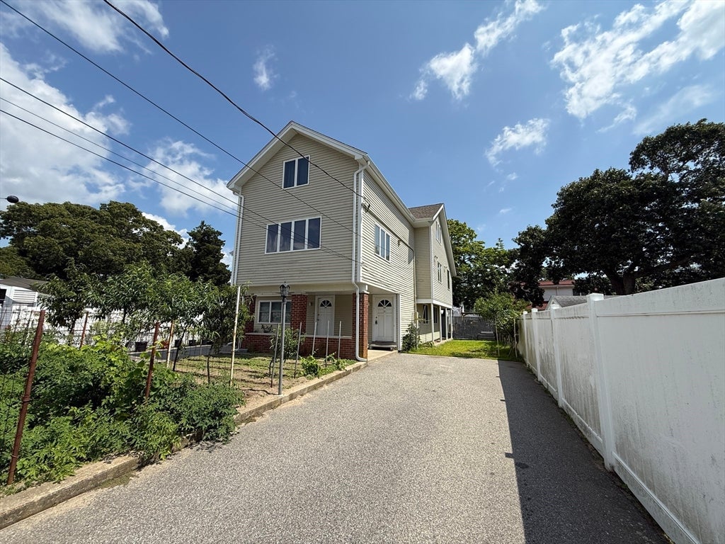 Photo of 54 Pleasant St, Wareham, MA