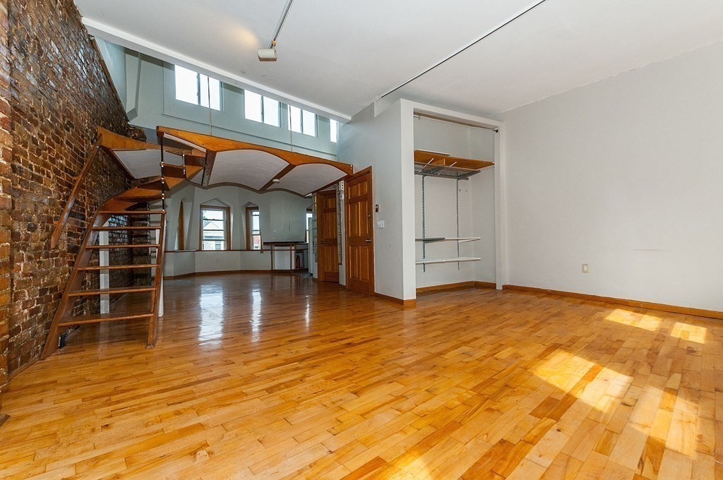 11 Savin Hill Ave