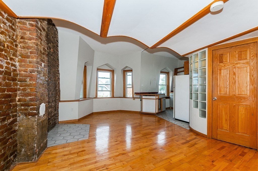 11 Savin Hill Ave