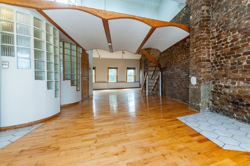 11 Savin Hill Ave