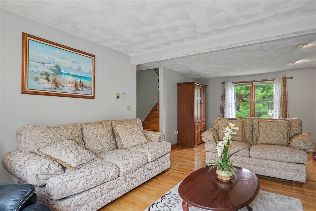 26 Frederick Circle, Tewksbury, MA Photo #8