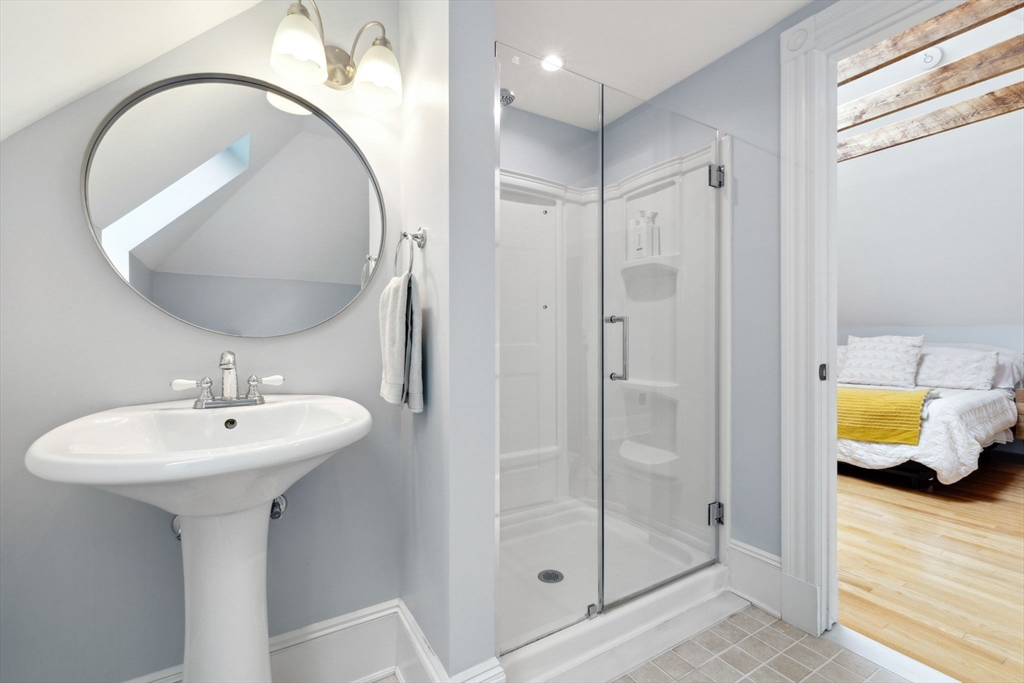 Longmeadow, Massachusetts 01106, United States, 3 Bedrooms Bedrooms, ,3 BathroomsBathrooms,Residential,Active,150458