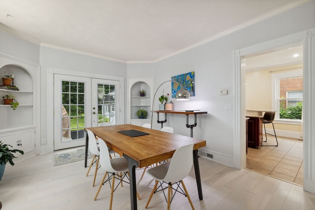 Longmeadow, Massachusetts 01106, United States, 3 Bedrooms Bedrooms, ,3 BathroomsBathrooms,Residential,Active,150458