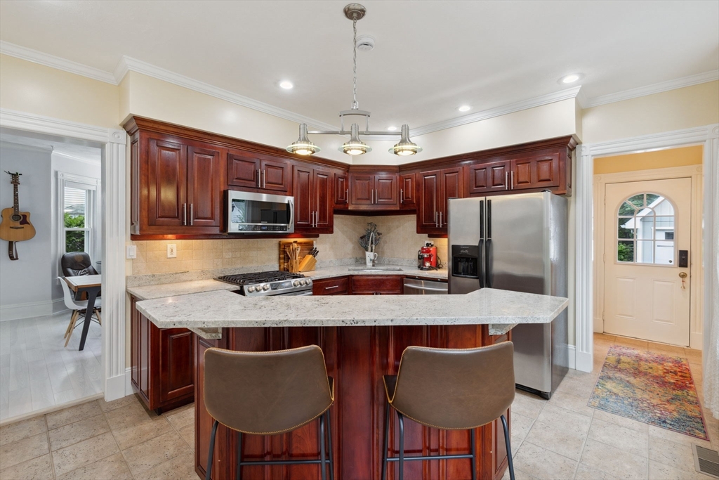 Longmeadow, Massachusetts 01106, United States, 3 Bedrooms Bedrooms, ,3 BathroomsBathrooms,Residential,Active,150458