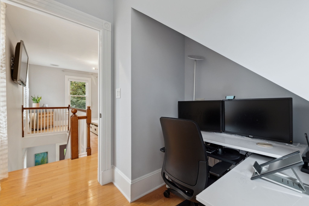 Longmeadow, Massachusetts 01106, United States, 3 Bedrooms Bedrooms, ,3 BathroomsBathrooms,Residential,Active,150458