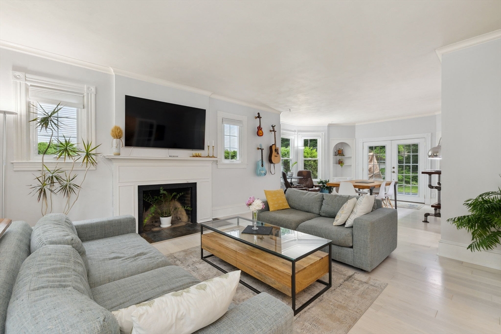 Longmeadow, Massachusetts 01106, United States, 3 Bedrooms Bedrooms, ,3 BathroomsBathrooms,Residential,Active,150458