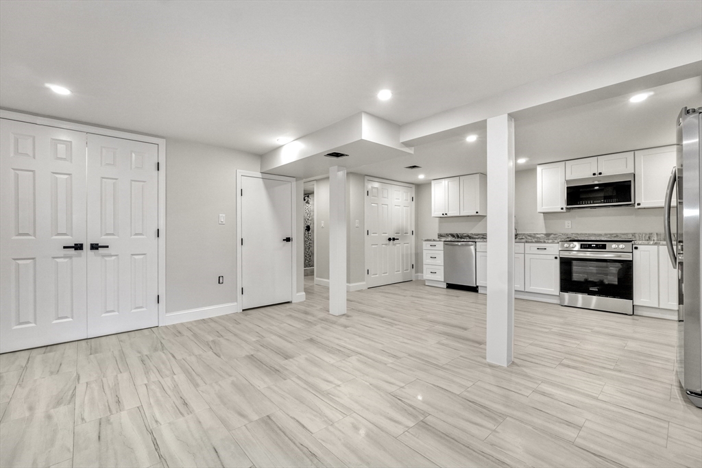 15 Lucia Ave