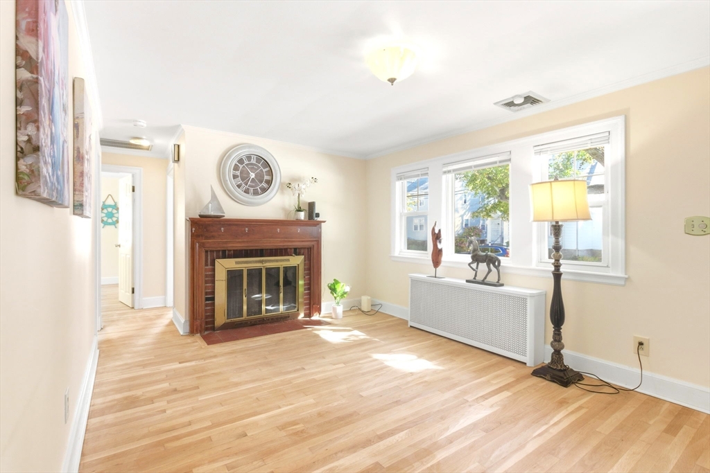33 Brook Rd
