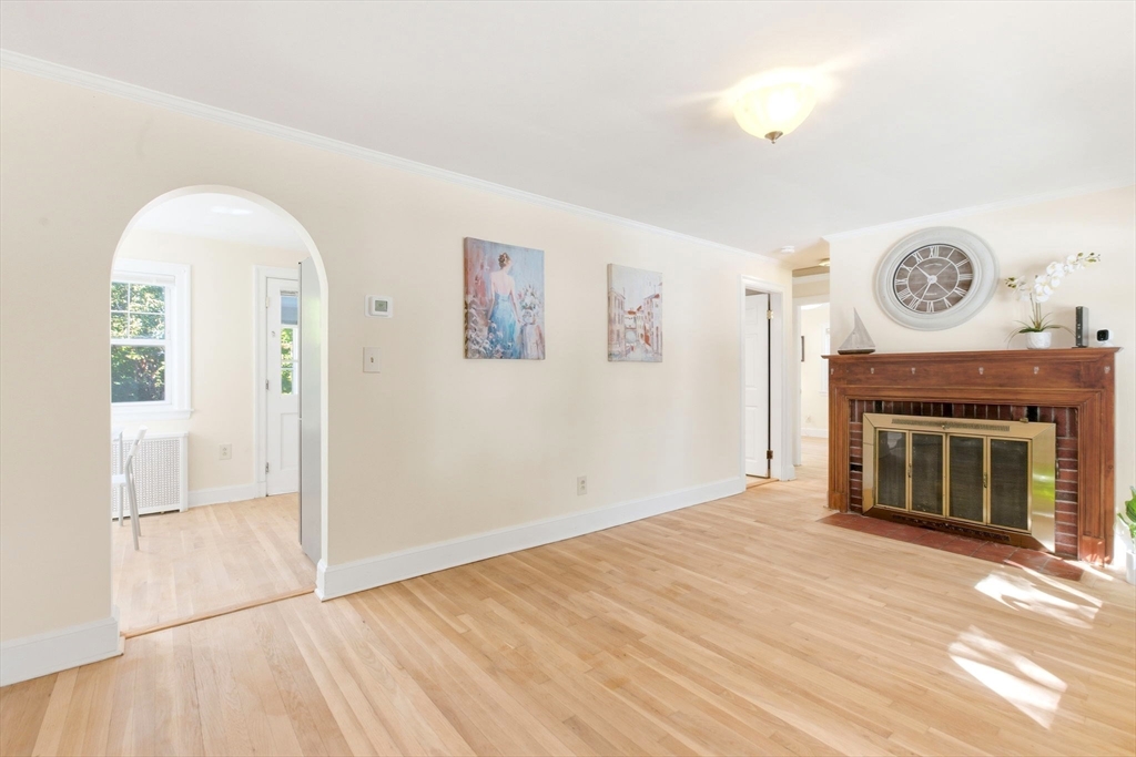 33 Brook Rd