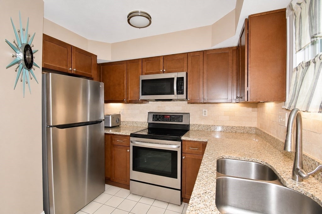 169 Main St #16, West Springfield, MA, 169 Main St #16, West Springfield, MA Photo #15