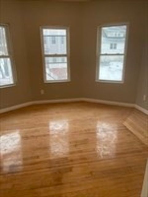 112 Rodney St 1 Worcester MA 01605