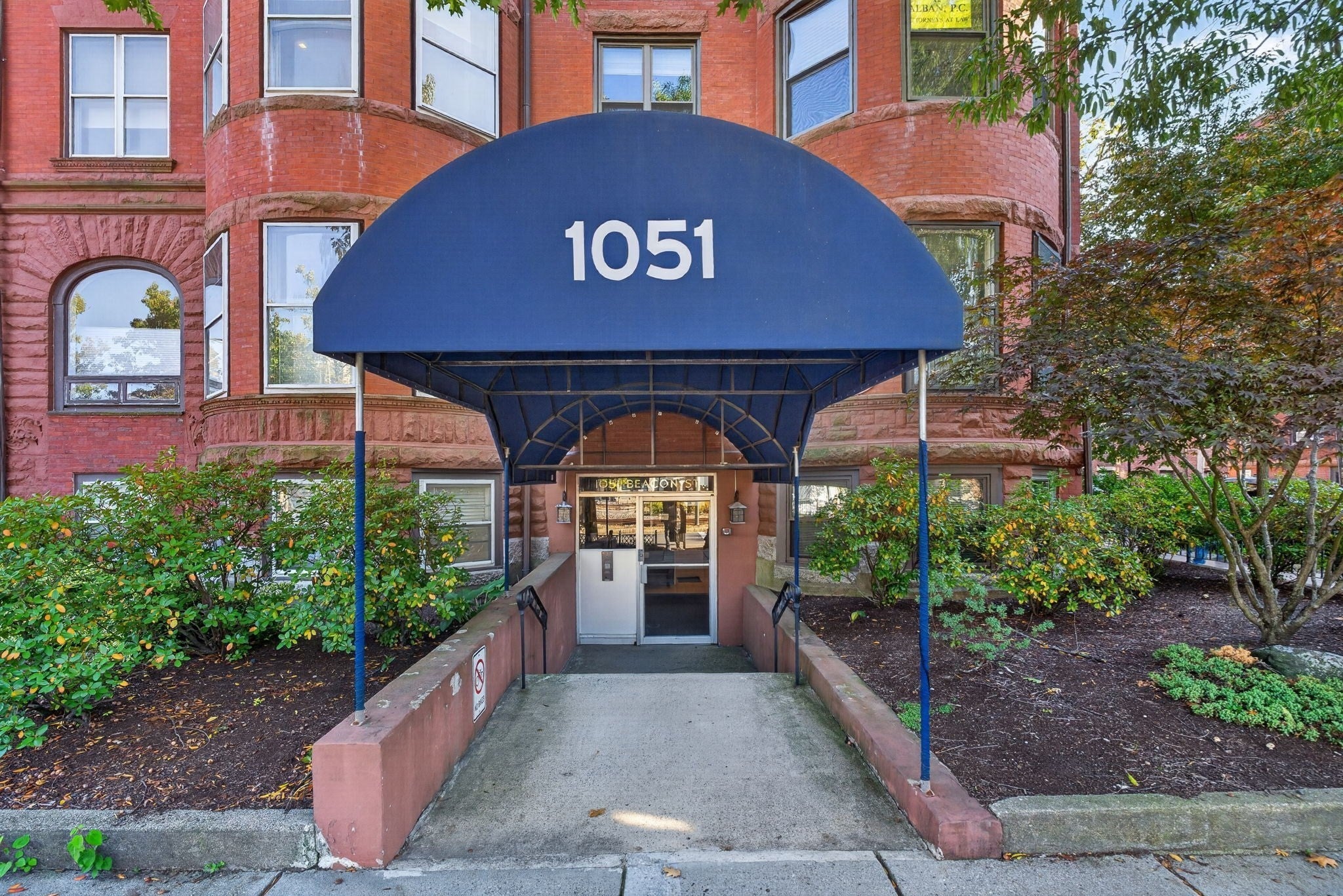 1051 Beacon St 8