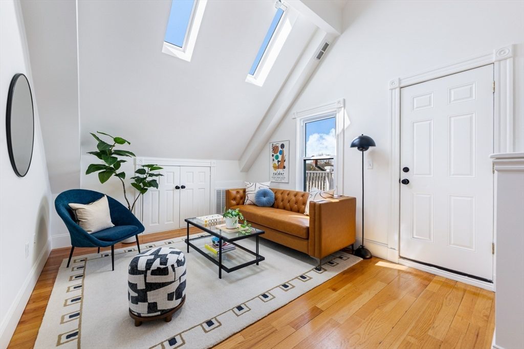 Photo of 42 Banks Street #3, Somerville, MA 02144 (MLS # 73503140)