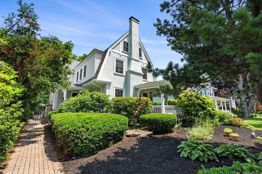 2 Palmer Avenue