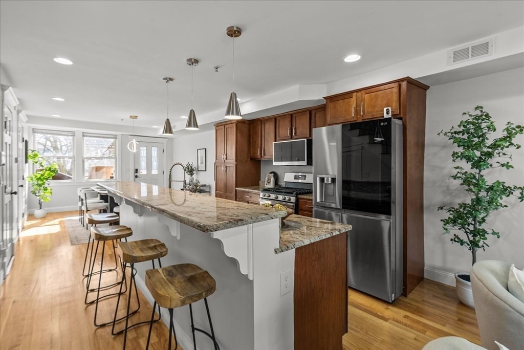26 Marshall St 26R