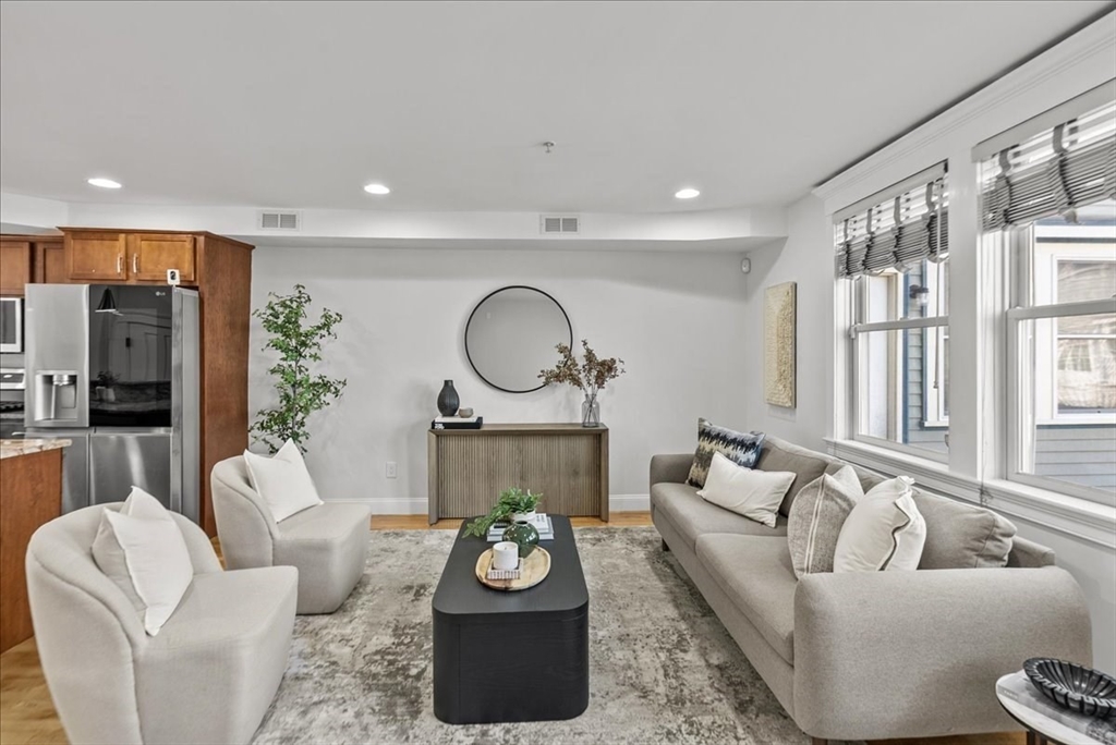 26 Marshall St 26R