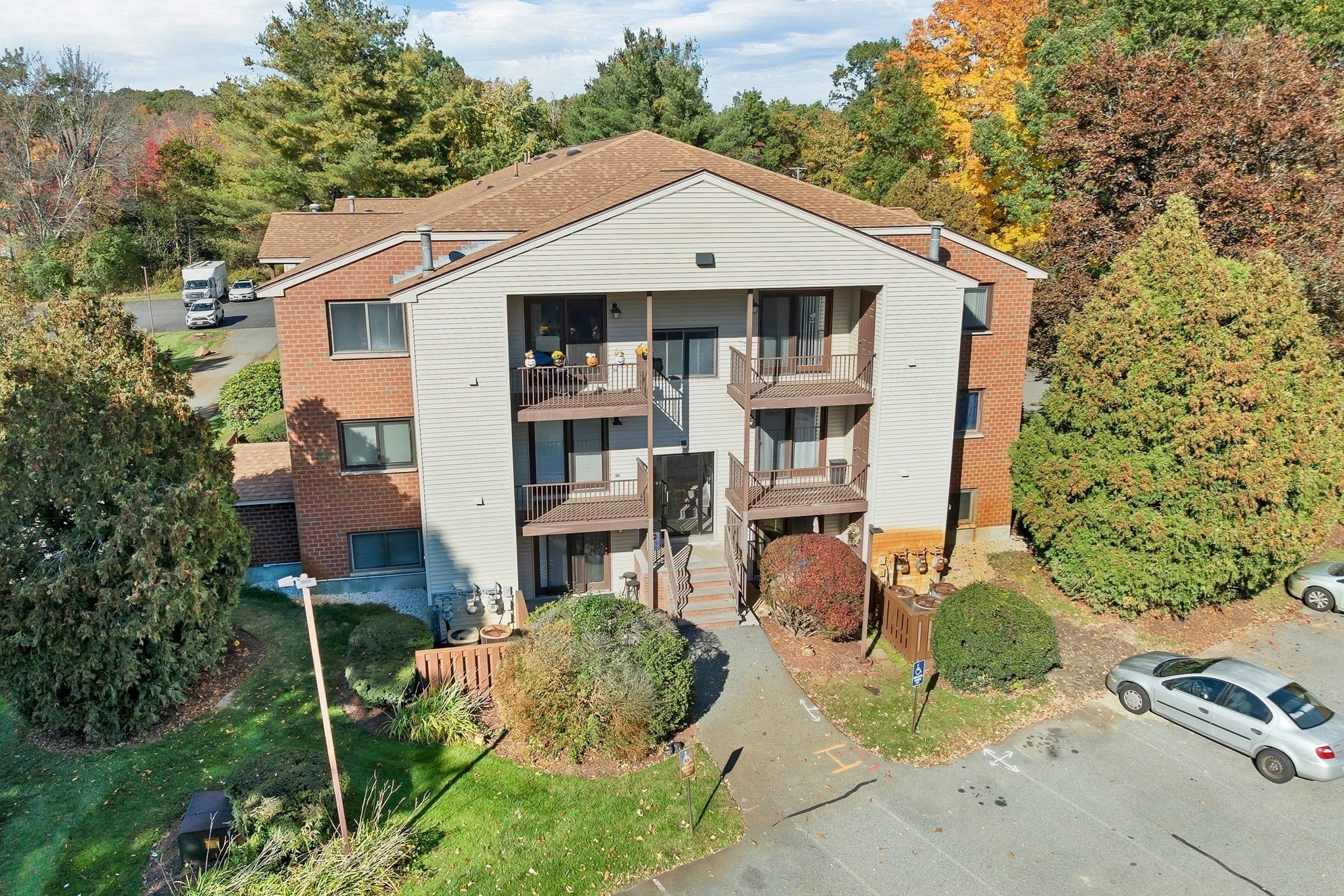 189 Littleton Rd 44