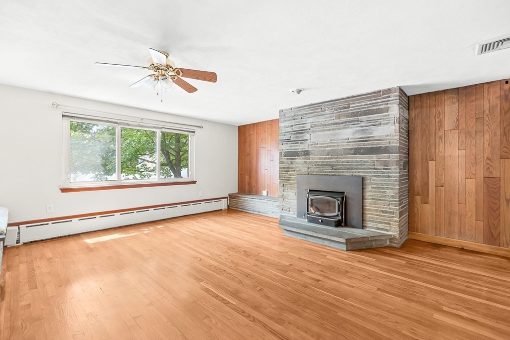 257 Cross St