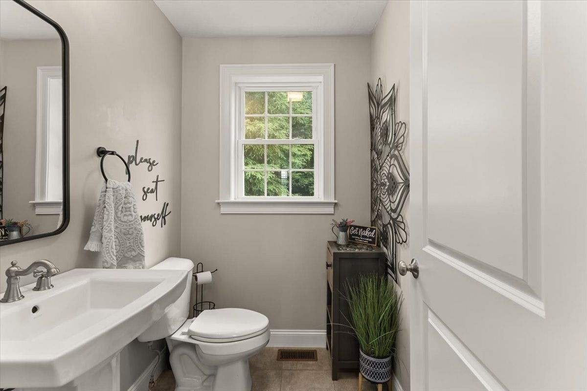 32 Pocksha Dr, Middleboro, MA Photo #23