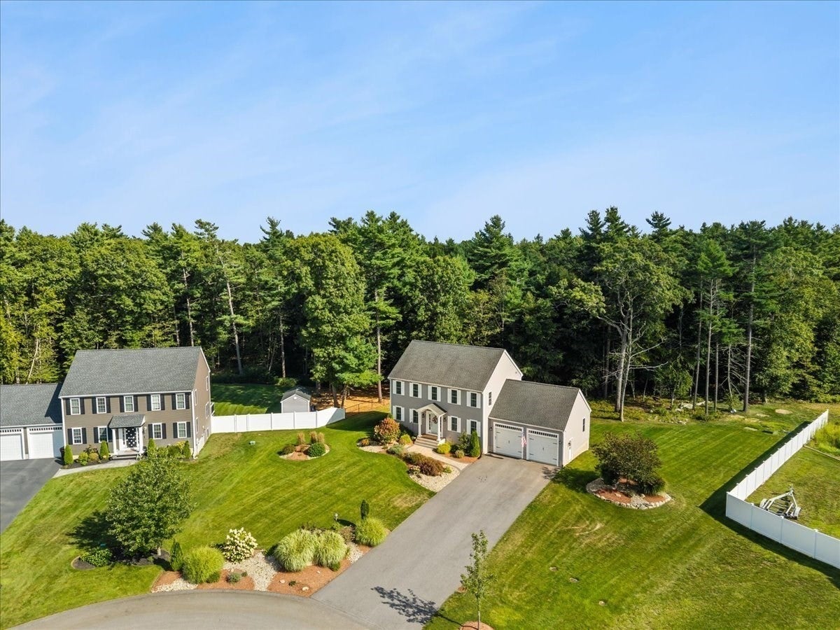 32 Pocksha Dr, Middleboro, MA Photo #3