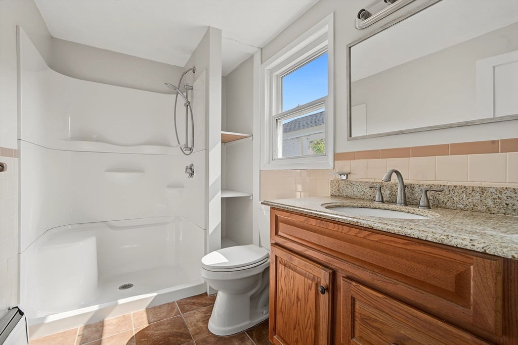 10 Carlisa Dr, Fall River, MA, 10 Carlisa Dr, Fall River, MA Photo #8
