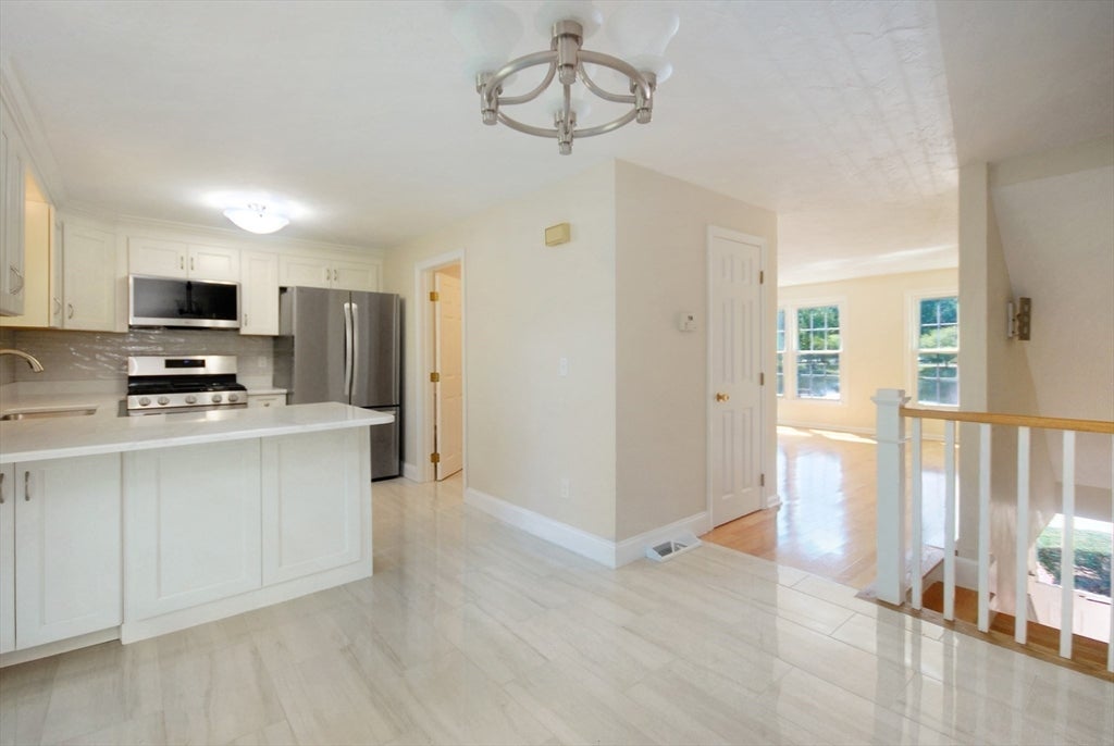 98 Heritage Dr #98, Tewksbury, MA Photo #13