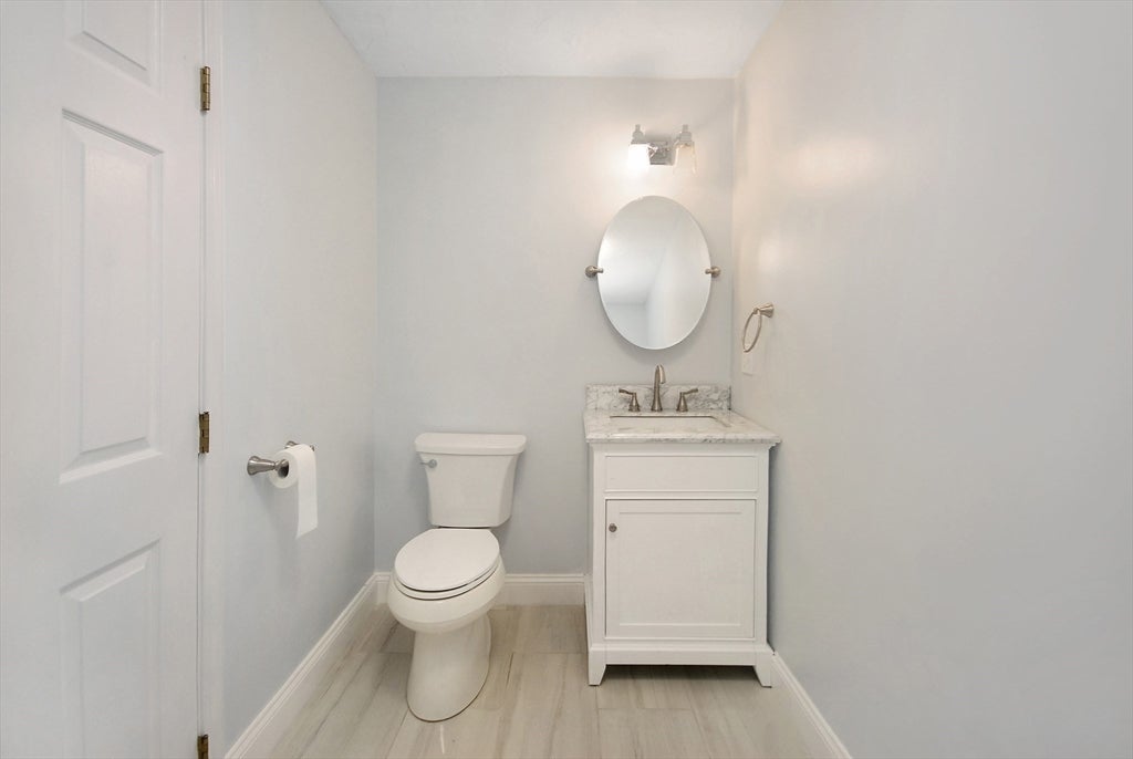 98 Heritage Dr #98, Tewksbury, MA Photo #23
