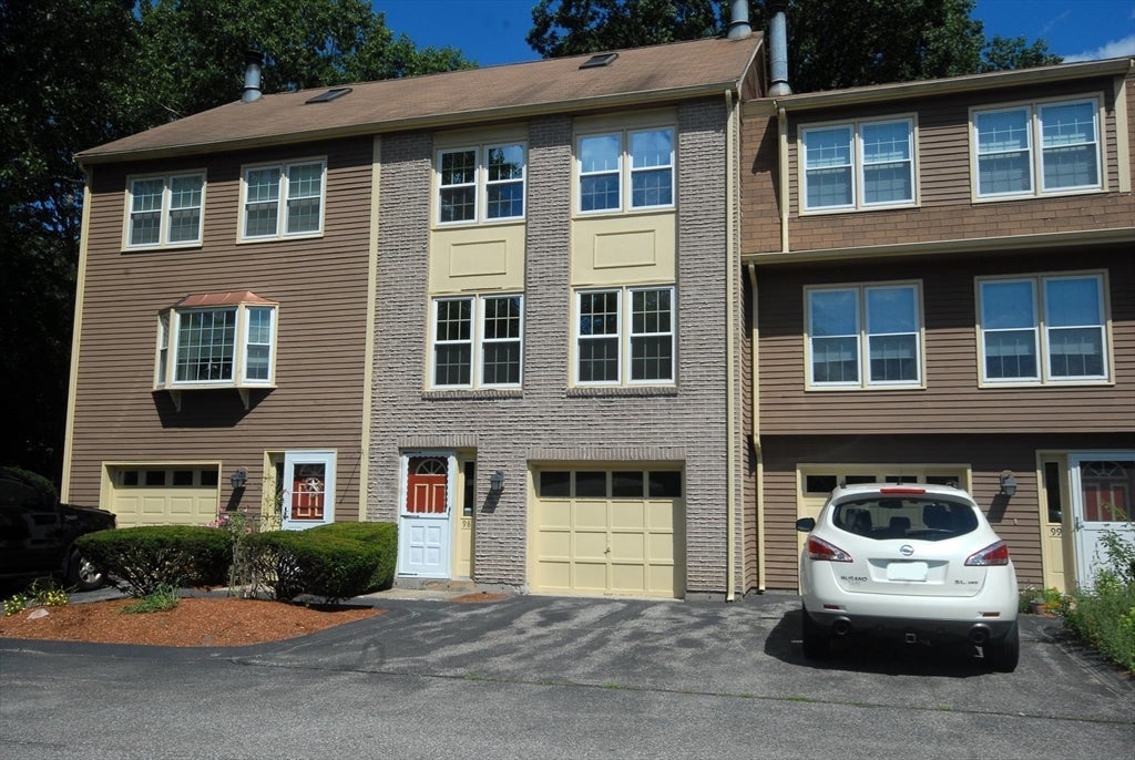98 Heritage Dr 98